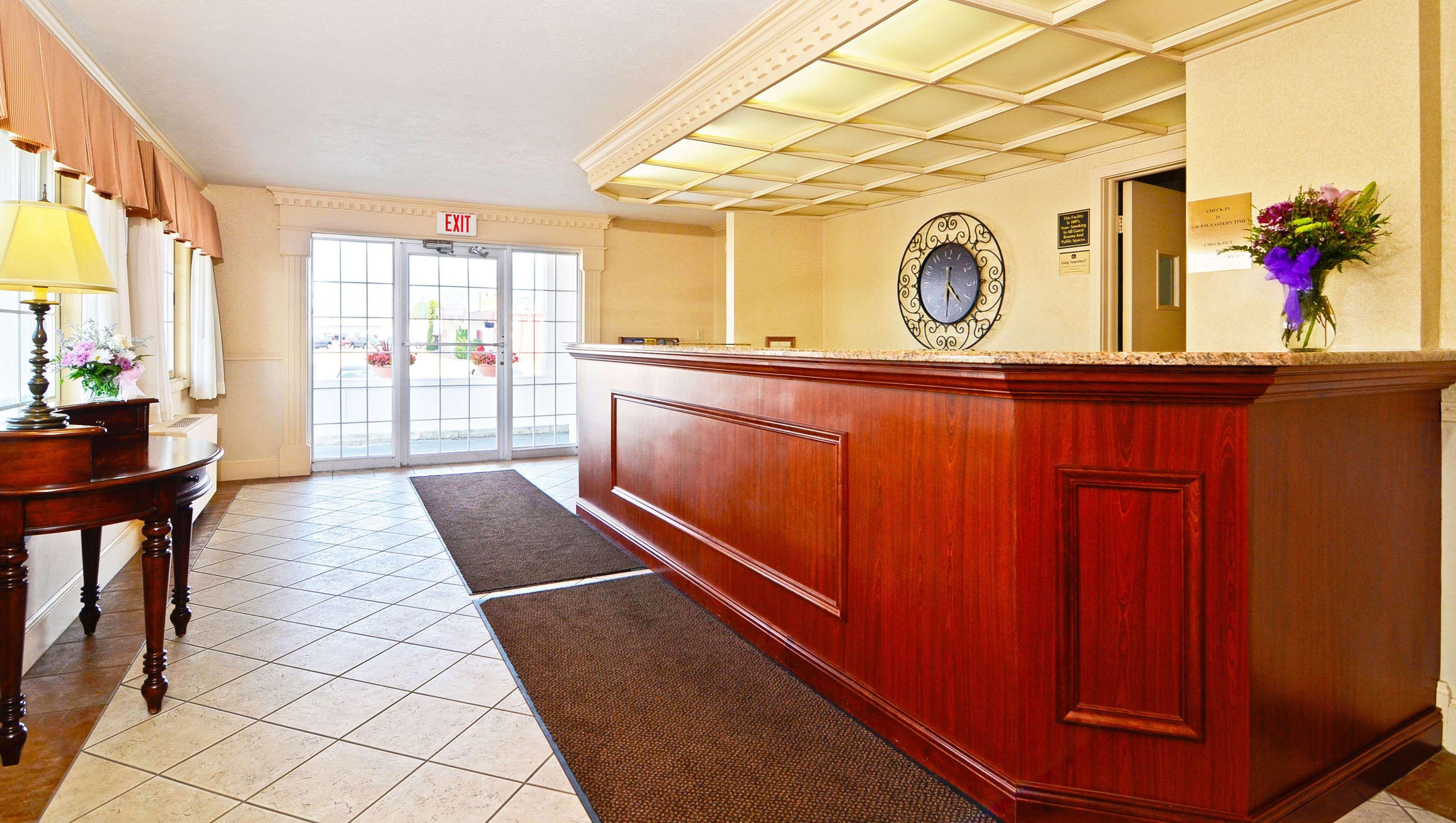 Magnuson Grand Pioneer Inn&Suites Escanaba Exterior foto