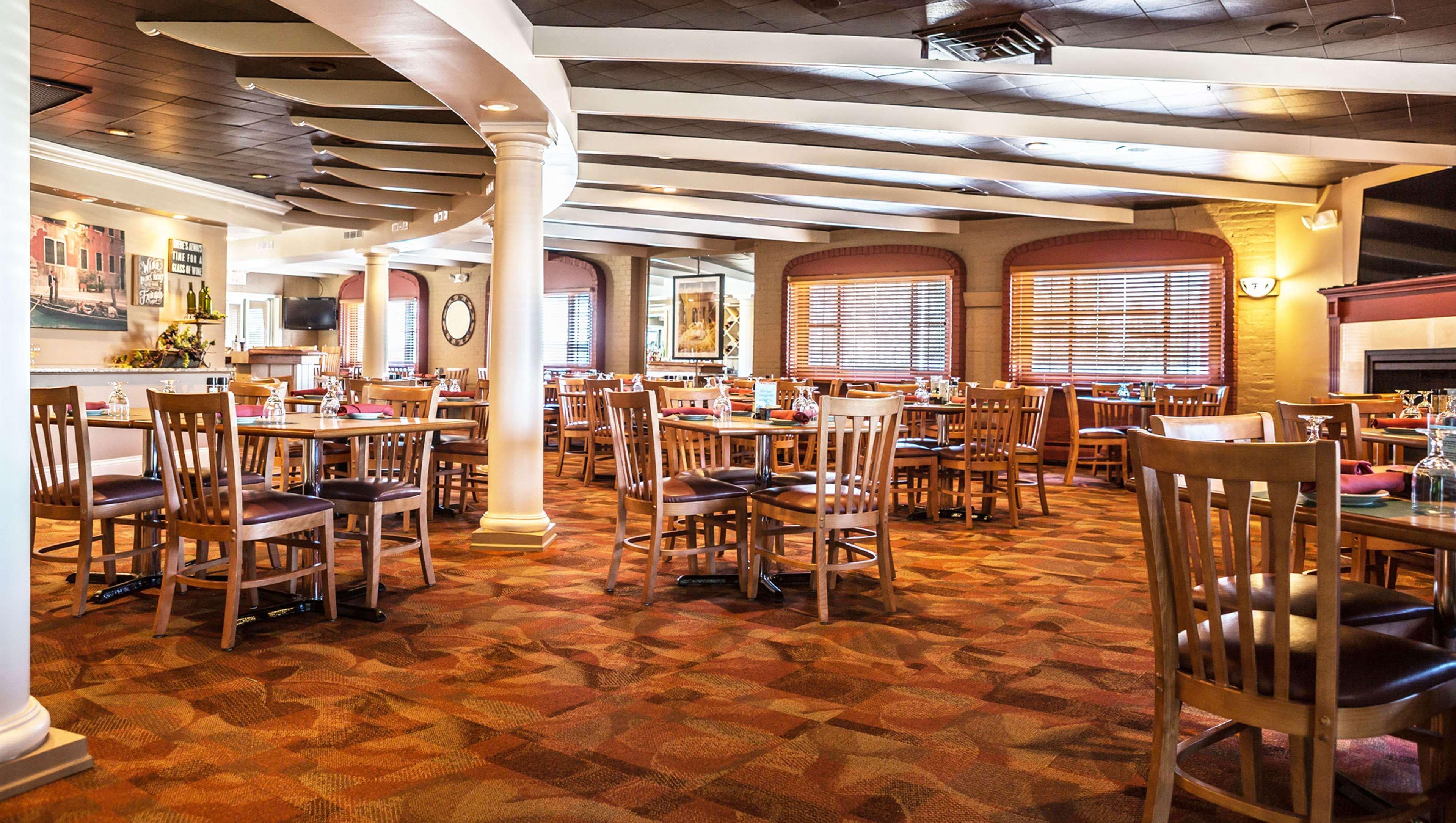 Magnuson Grand Pioneer Inn&Suites Escanaba Exterior foto