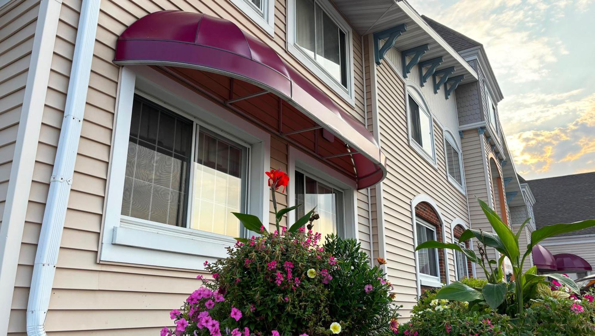 Magnuson Grand Pioneer Inn&Suites Escanaba Exterior foto