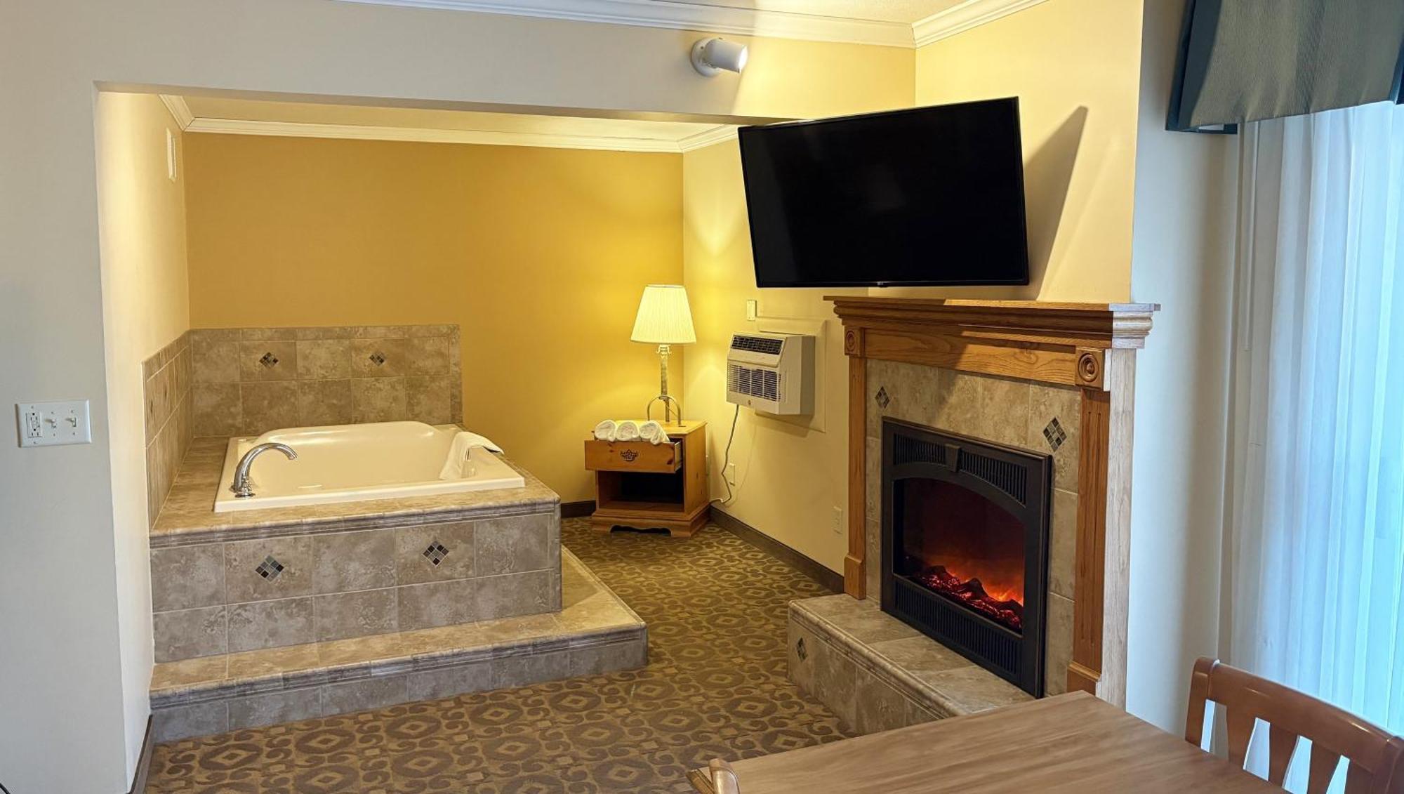 Magnuson Grand Pioneer Inn&Suites Escanaba Exterior foto