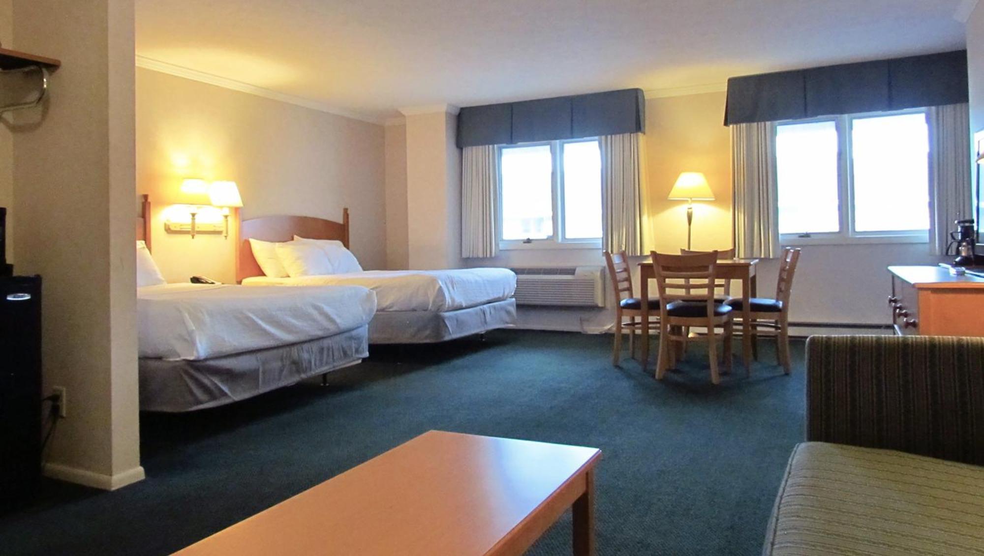 Magnuson Grand Pioneer Inn&Suites Escanaba Exterior foto