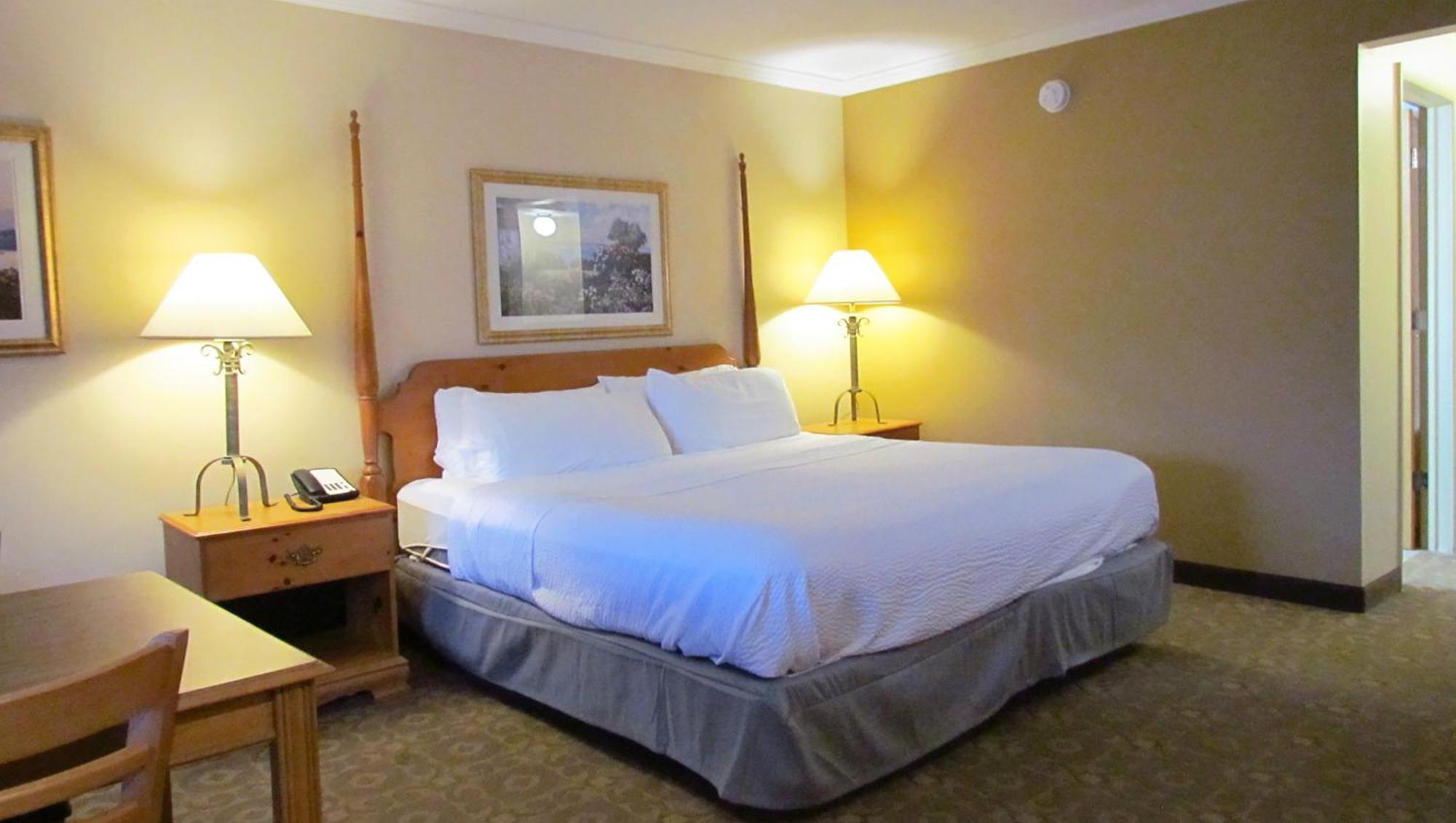 Magnuson Grand Pioneer Inn&Suites Escanaba Exterior foto