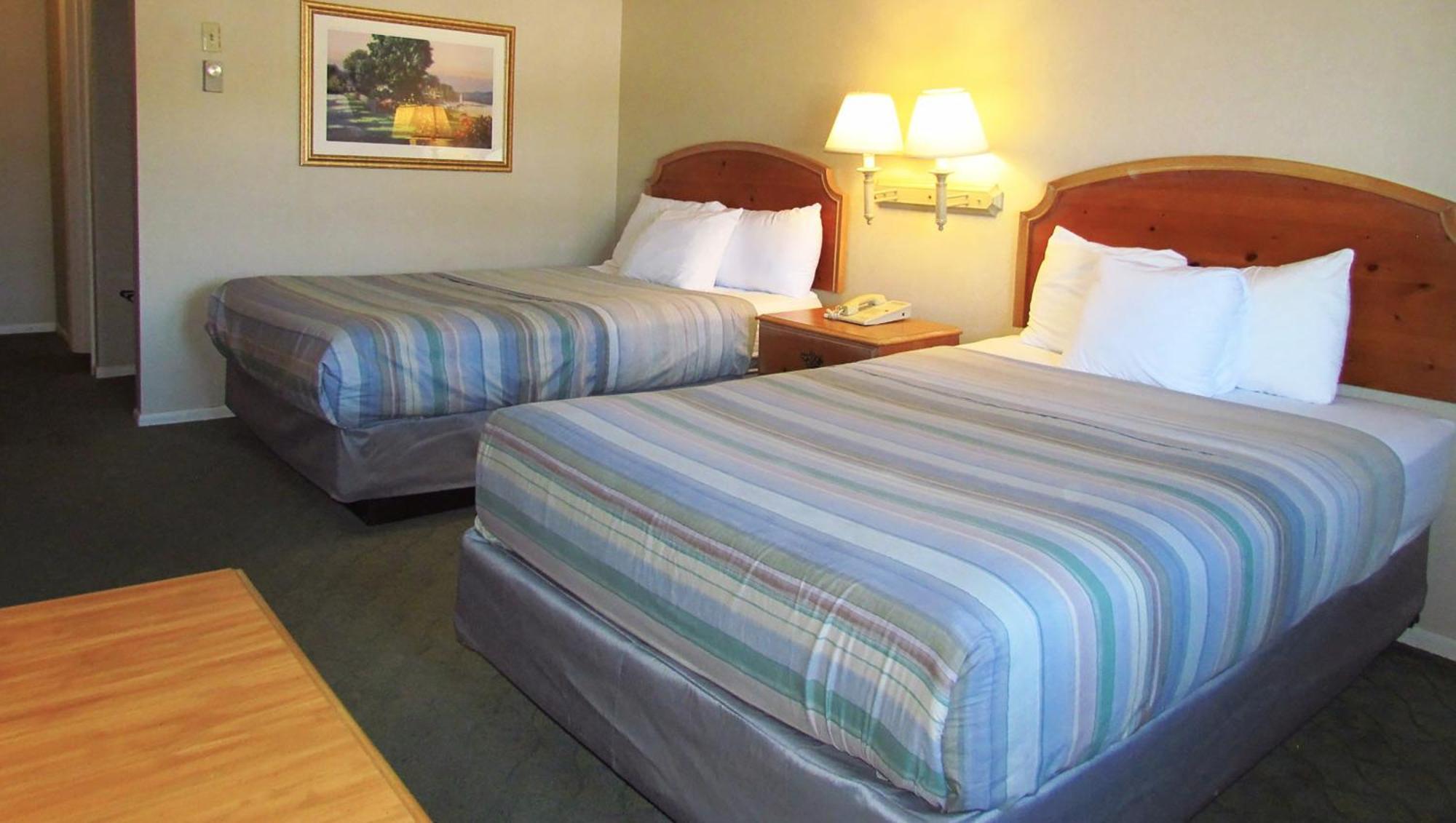 Magnuson Grand Pioneer Inn&Suites Escanaba Exterior foto