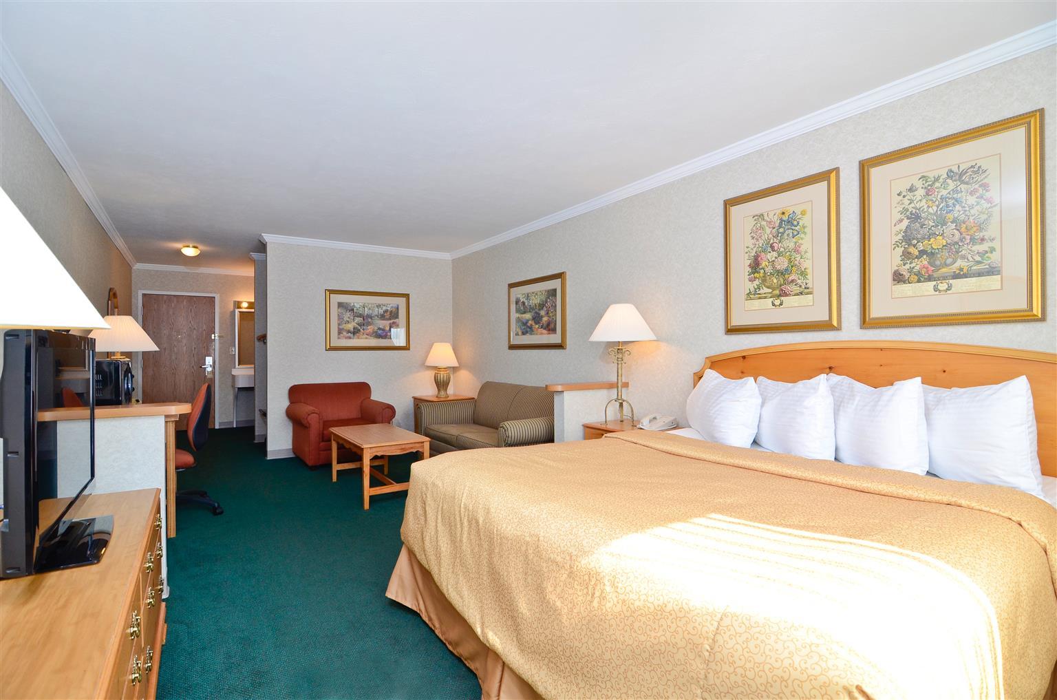 Magnuson Grand Pioneer Inn&Suites Escanaba Exterior foto