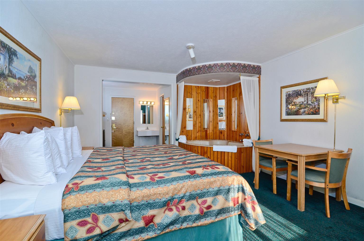 Magnuson Grand Pioneer Inn&Suites Escanaba Exterior foto