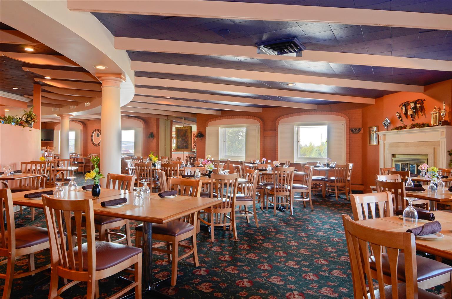 Magnuson Grand Pioneer Inn&Suites Escanaba Restaurant foto