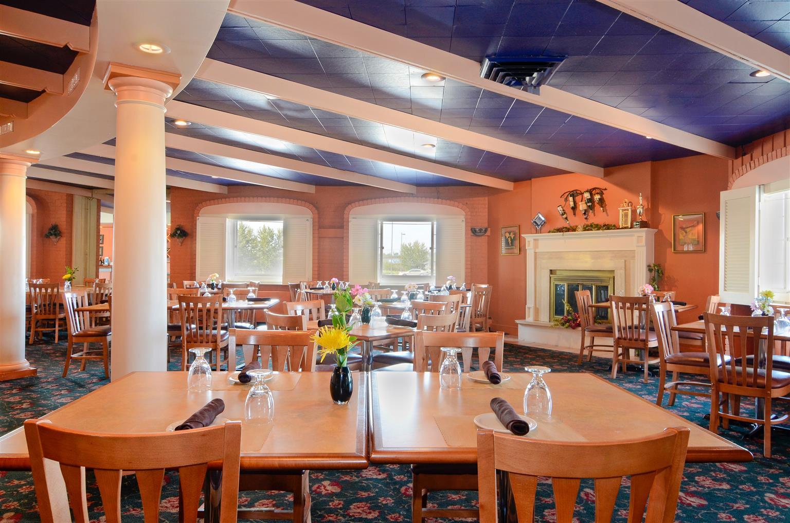 Magnuson Grand Pioneer Inn&Suites Escanaba Restaurant foto